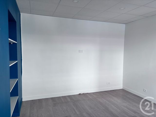 commerce à louer - 52.2 m2 - EZY SUR EURE - 27 - HAUTE-NORMANDIE - Century 21 Agence De Diane