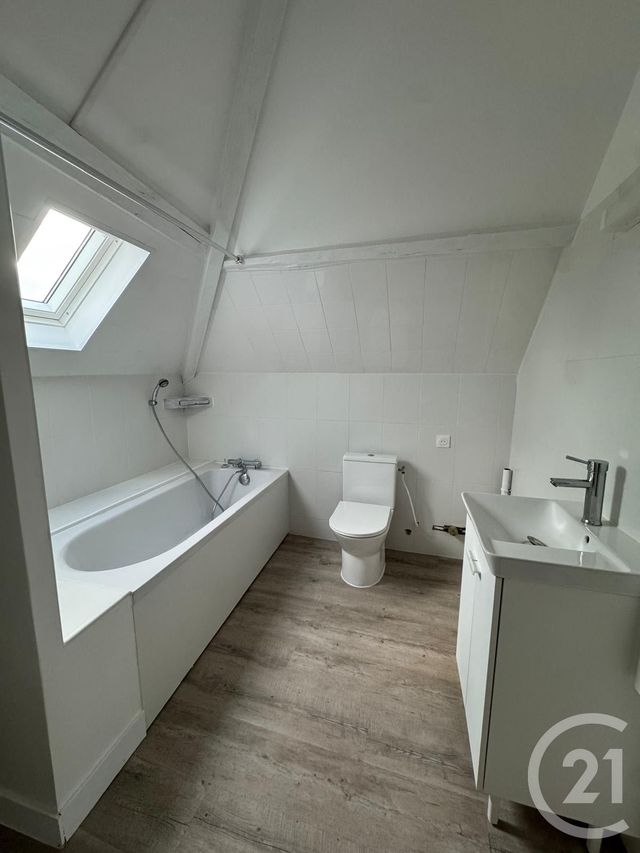 Appartement T2 à louer - 2 pièces - 33.0 m2 - GARENNES SUR EURE - 27 - HAUTE-NORMANDIE - Century 21 Agence De Diane