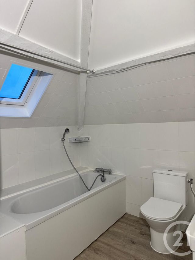 Appartement T2 à louer - 2 pièces - 33.0 m2 - GARENNES SUR EURE - 27 - HAUTE-NORMANDIE - Century 21 Agence De Diane