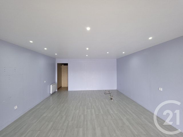 Commerce à louer SAUSSAY