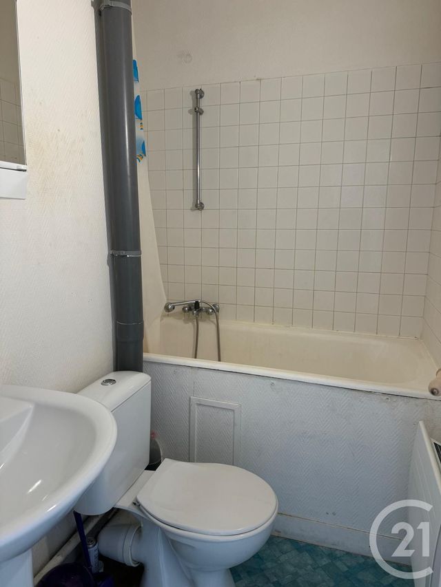 Appartement F1 à louer - 1 pièce - 15.0 m2 - EZY SUR EURE - 27 - HAUTE-NORMANDIE - Century 21 Agence De Diane