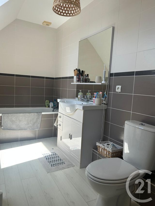 maison à louer - 6 pièces - 100.76 m2 - EZY SUR EURE - 27 - HAUTE-NORMANDIE - Century 21 Agence De Diane