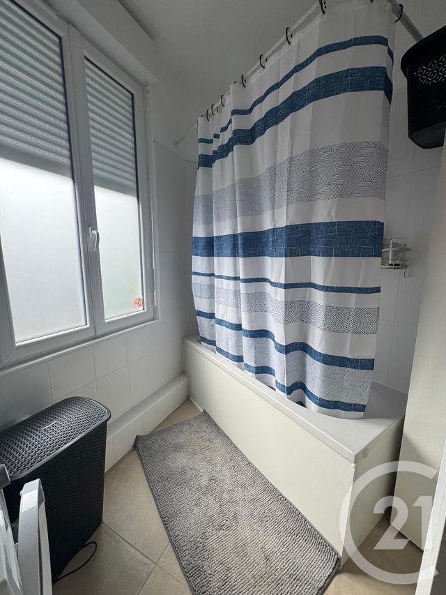 Appartement T2 à louer - 2 pièces - 46.5 m2 - GARENNES SUR EURE - 27 - HAUTE-NORMANDIE - Century 21 Agence De Diane