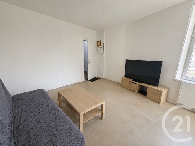 Appartement T2 à louer - 2 pièces - 46.5 m2 - GARENNES SUR EURE - 27 - HAUTE-NORMANDIE - Century 21 Agence De Diane