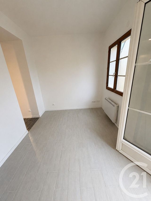 Appartement T3 à louer - 3 pièces - 69.83 m2 - GARENNES SUR EURE - 27 - HAUTE-NORMANDIE - Century 21 Agence De Diane