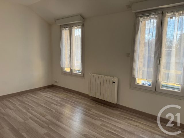 Appartement T2 à louer - 2 pièces - 34.66 m2 - ST REMY SUR AVRE - 28 - CENTRE - Century 21 Agence De Diane