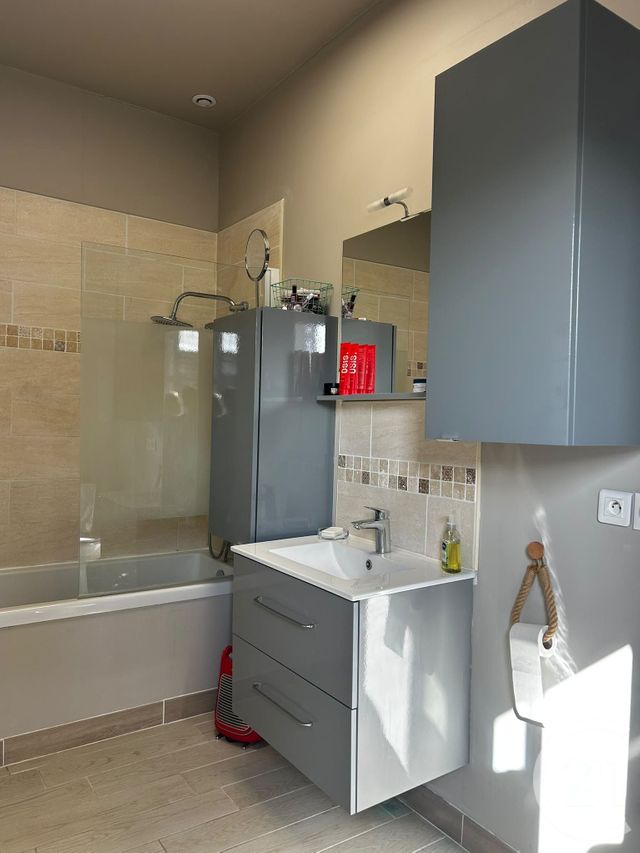 Appartement F3 à louer - 3 pièces - 65.0 m2 - EZY SUR EURE - 27 - HAUTE-NORMANDIE - Century 21 Agence De Diane