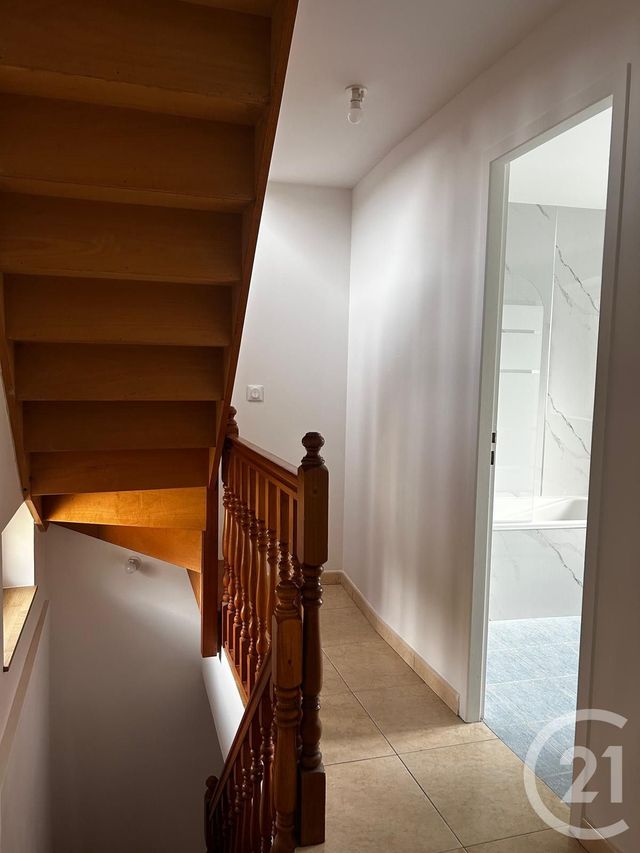 Appartement Triplex à louer - 4 pièces - 58.83 m2 - FOLLAINVILLE DENNEMONT - 78 - ILE-DE-FRANCE - Century 21 Agence De Diane