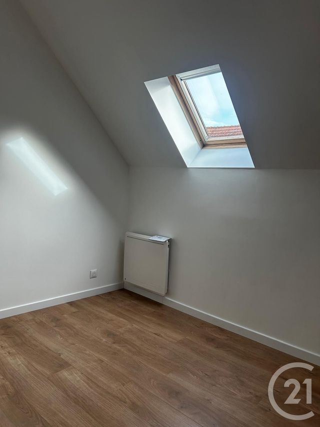 Appartement Triplex à louer - 4 pièces - 58.83 m2 - FOLLAINVILLE DENNEMONT - 78 - ILE-DE-FRANCE - Century 21 Agence De Diane